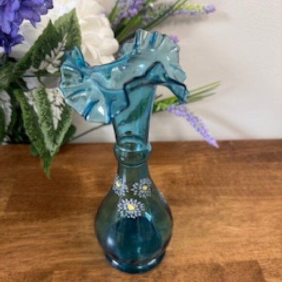 Victorian Style Blue Ruffle Vase – Hand Painted Daisies Delicate Art Glass Vinta - Picture 3 of 4